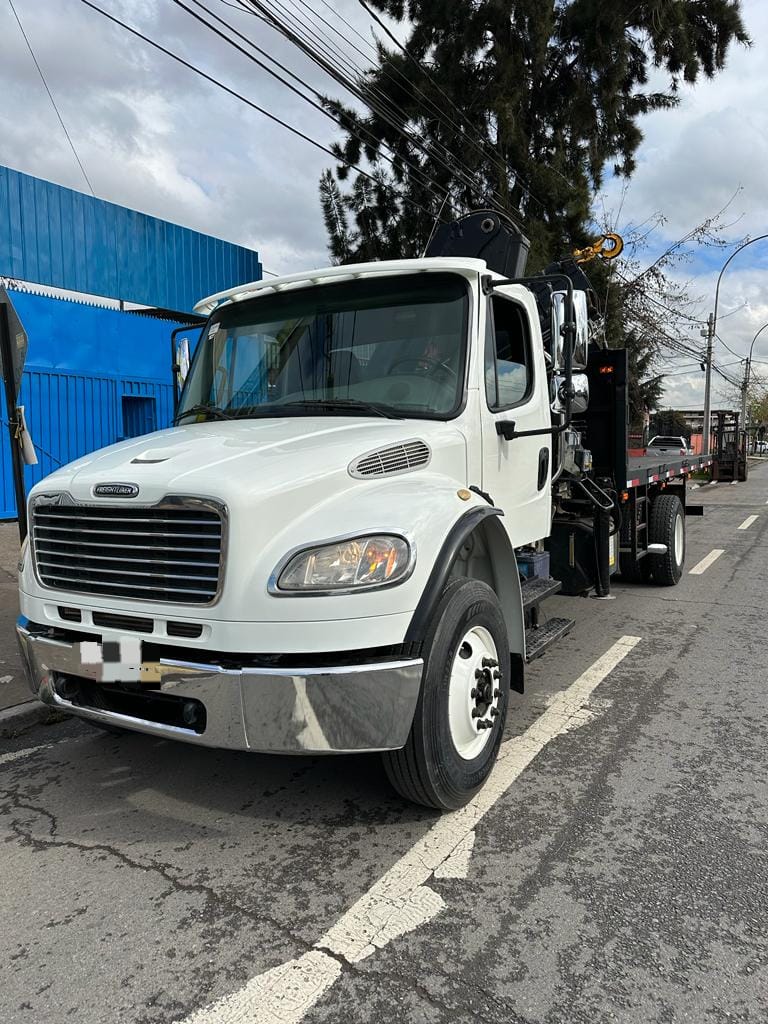 Freightliner M2 106 2015